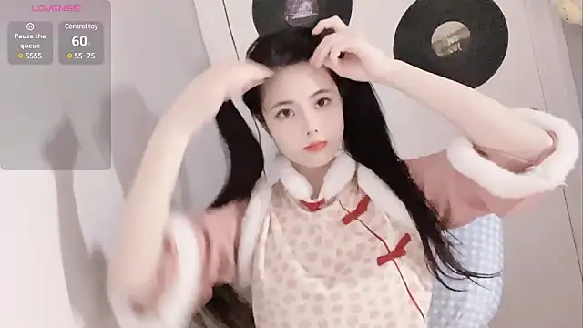 Qedgjwyz1 online show from 02-03-25, 12:47