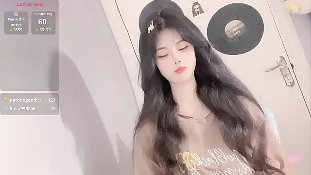 Qedgjwyz1 online show from 03-12-25, 10:50