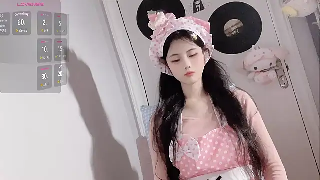 Qedgjwyz1 online show from 03-23-25, 12:36