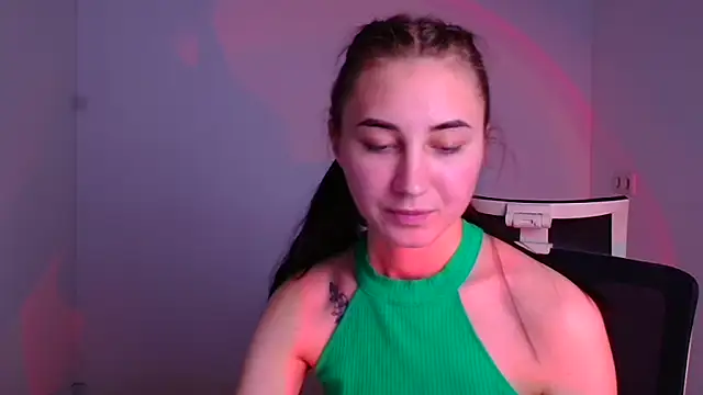 Snapshot of Jennifer_Blum chatting on 12-05-24, 12:22 Jennifer Blum online show from 12-05-24, 12:22