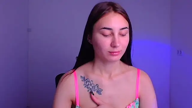 Snapshot of Jennifer_Blum chatting on 12-10-24, 06:54 Jennifer Blum online show from 12-10-24, 06:54