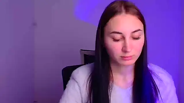 Snapshot of Jennifer_Blum chatting on 12-22-24, 10:17 Jennifer Blum online show from 12-22-24, 10:17