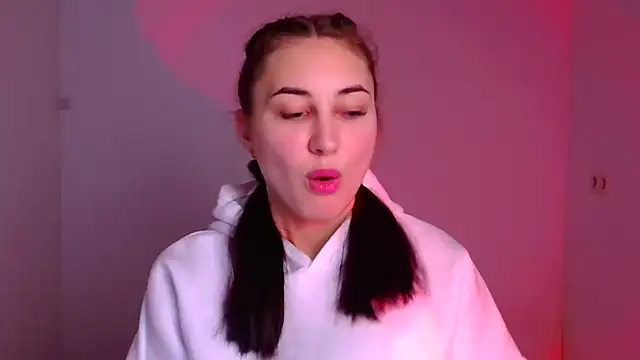 Snapshot of Jennifer_Blum chatting on 12-23-24, 06:11 Jennifer Blum online show from 12-23-24, 06:11