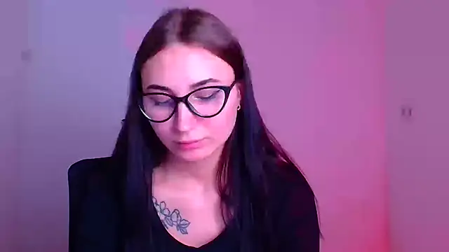 Snapshot of Jennifer_Blum chatting on 01-22-25, 03:51 Jennifer Blum online show from 01-22-25, 03:51