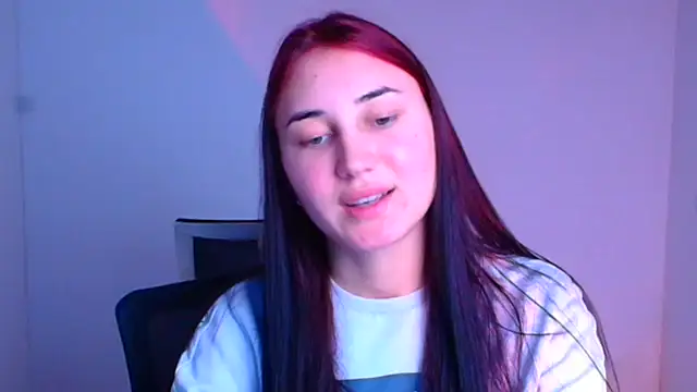 Snapshot of Jennifer_Blum chatting on 02-05-25, 09:15 Jennifer Blum online show from 02-05-25, 09:15