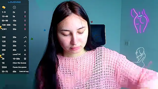 Snapshot of Jennifer_Blum chatting on 10-13-25, 05:07 Jennifer Blum online show from 10-13-25, 05:07