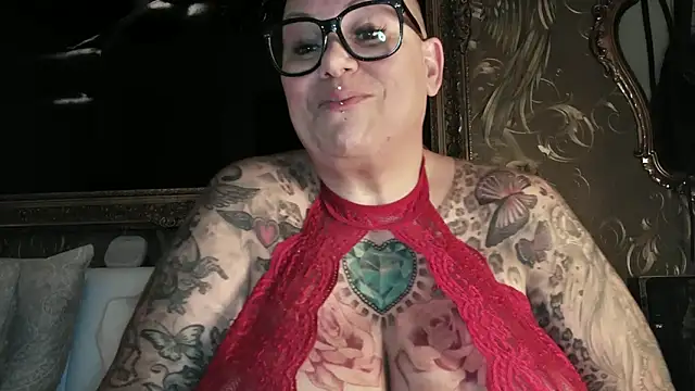 Snapshot of gepiercte_nippel chatting on 01-05-25, 08:21 gepiercte nippel online show from 01-05-25, 08:21