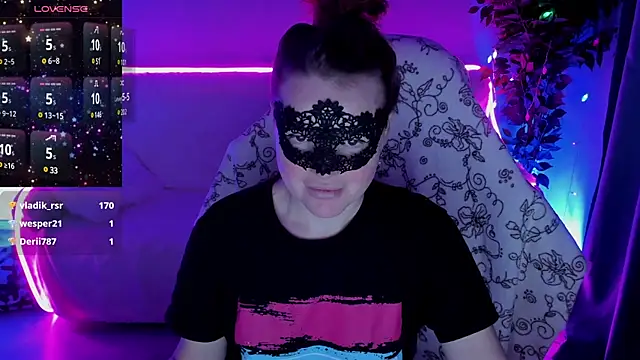 Snapshot of Sexy-Housewife chatting on 12-07-24, 06:10 Sexy-Housewife online show from 12-07-24, 06:10