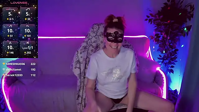 Snapshot of Sexy-Housewife chatting on 01-11-25, 07:16 Sexy-Housewife online show from 01-11-25, 07:16