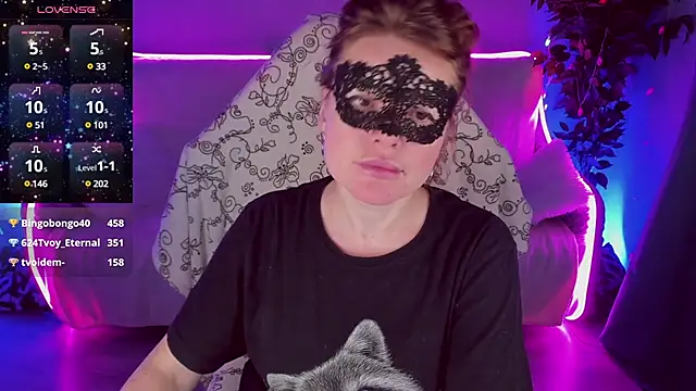 Snapshot of Sexy-Housewife chatting on 01-24-25, 01:35 Sexy-Housewife online show from 01-24-25, 01:35