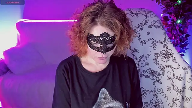 Snapshot of Sexy-Housewife chatting on 01-24-25, 07:49 Sexy-Housewife online show from 01-24-25, 07:49