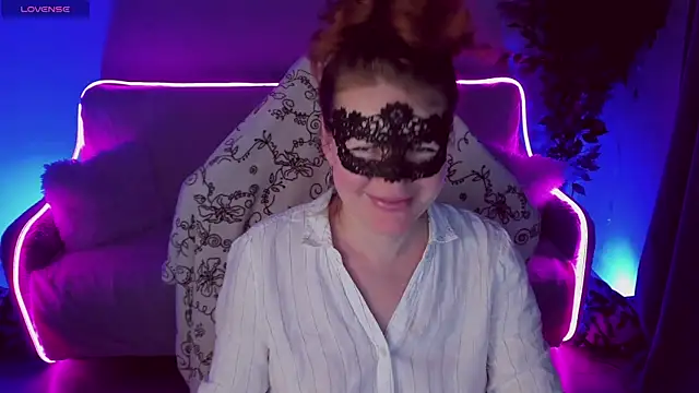 Snapshot of Sexy-Housewife chatting on 03-06-25, 12:52 Sexy-Housewife online show from 03-06-25, 12:52