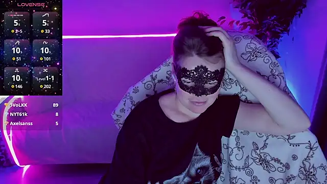 Snapshot of Sexy-Housewife chatting on 03-08-25, 12:30 Sexy-Housewife online show from 03-08-25, 12:30