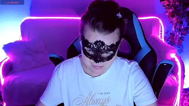 Snapshot of Sexy-Housewife chatting on 09-14-25, 07:13 Sexy-Housewife online show from 09-14-25, 07:13