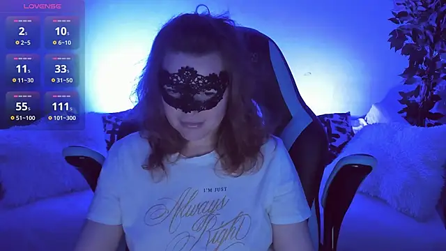 Snapshot of Sexy-Housewife chatting on 10-08-25, 07:00 Sexy-Housewife online show from 10-08-25, 07:00