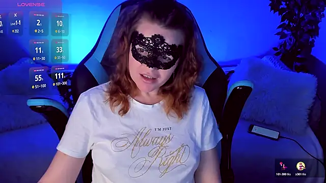 Snapshot of Sexy-Housewife chatting on 10-20-25, 07:36 Sexy-Housewife online show from 10-20-25, 07:36