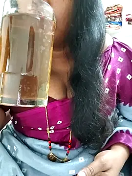 Snapshot of Swapna_143 chatting on 10-25-25, 03:25 Swapna 143 online show from 10-25-25, 03:25