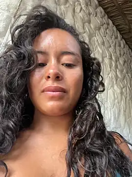 Snapshot of Marie_Rose chatting on 03-21-25, 05:12 Marie Rose online show from 03-21-25, 05:12