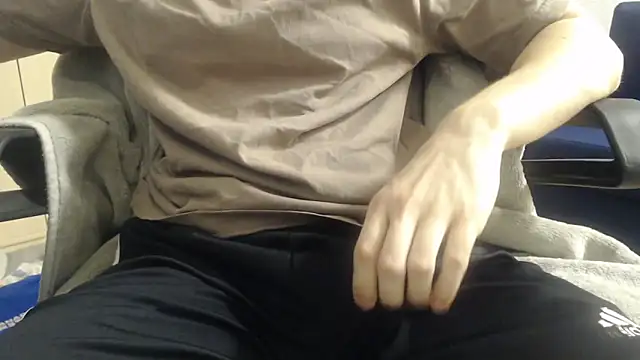 Snapshot of MarcusMenom chatting on 01-22-25, 06:20 MarcusMenom online show from 01-22-25, 06:20