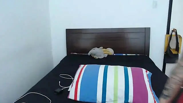 rebecca collin online show from 10-16-25, 08:32