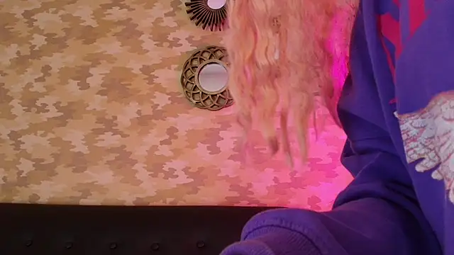 Snapshot of cherry_chel chatting on 01-23-25, 11:05 cherry chel online show from 01-23-25, 11:05