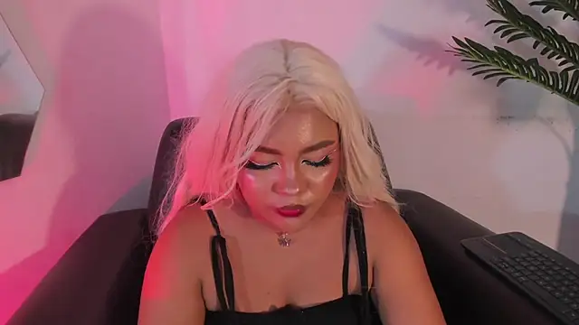 Snapshot of cherry_chel chatting on 01-30-25, 07:18 cherry chel online show from 01-30-25, 07:18