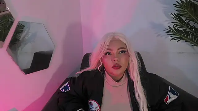 Snapshot of cherry_chel chatting on 02-01-25, 03:30 cherry chel online show from 02-01-25, 03:30