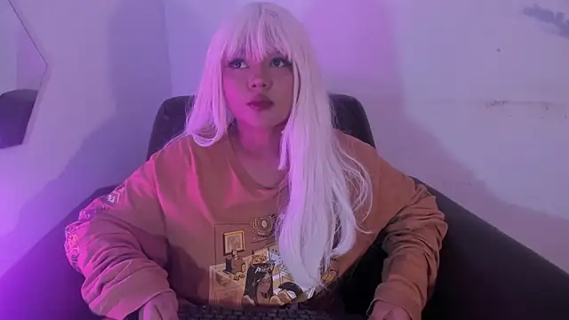 Snapshot of cherry_chel chatting on 02-08-25, 04:03 cherry chel online show from 02-08-25, 04:03