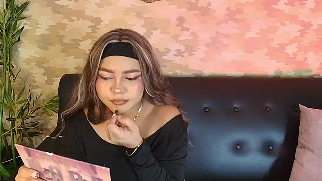 Snapshot of cherry_chel chatting on 03-08-25, 08:14 cherry chel online show from 03-08-25, 08:14