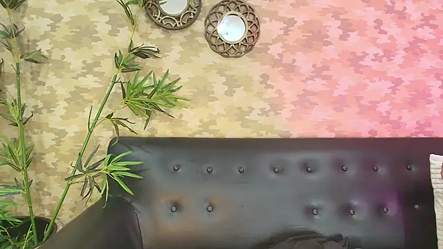 Snapshot of cherry_chel chatting on 09-27-25, 08:36 cherry chel online show from 09-27-25, 08:36