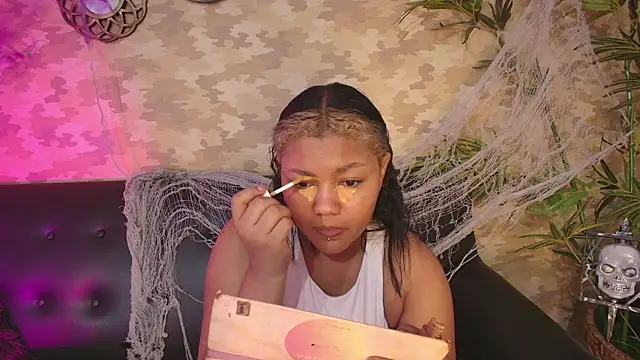 Snapshot of cherry_chel chatting on 10-26-25, 03:29 cherry chel online show from 10-26-25, 03:29