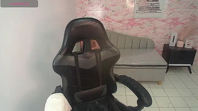 Snapshot of samm_t_ chatting on 12-01-24, 07:47 samm t online show from 12-01-24, 07:47