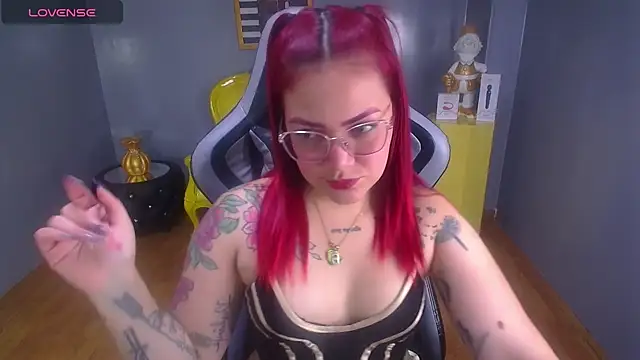 Snapshot of samm_t_ chatting on 12-02-24, 04:20 samm t online show from 12-02-24, 04:20