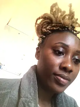 Snapshot of Lola_kims chatting on 12-24-24, 10:44 Lola kims online show from 12-24-24, 10:44