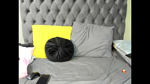 Snapshot of DIRTYTALKINQUEEN chatting on 10-11-25, 05:33 DIRTYTALKINQUEEN online show from 10-11-25, 05:33