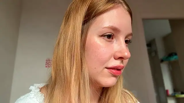 HoneyAudrey online show from 04-25-26, 02:03