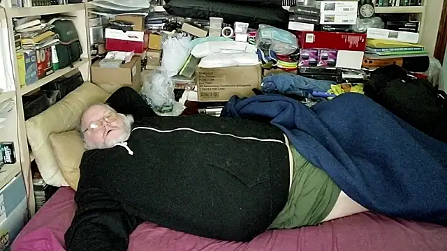 Snapshot of hadeszeuss2 chatting on 12-18-24, 08:47 hadeszeuss2 online show from 12-18-24, 08:47