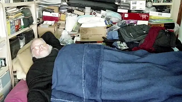 Snapshot of hadeszeuss2 chatting on 12-19-24, 04:46 hadeszeuss2 online show from 12-19-24, 04:46