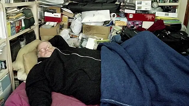 Snapshot of hadeszeuss2 chatting on 12-21-24, 12:09 hadeszeuss2 online show from 12-21-24, 12:09