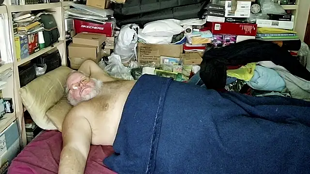 Snapshot of hadeszeuss2 chatting on 12-25-24, 05:58 hadeszeuss2 online show from 12-25-24, 05:58