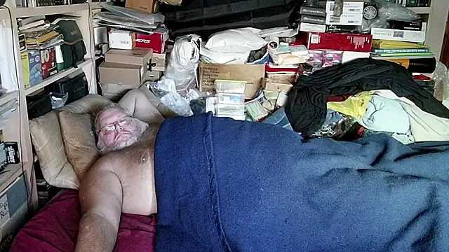 Snapshot of hadeszeuss2 chatting on 12-26-24, 04:14 hadeszeuss2 online show from 12-26-24, 04:14