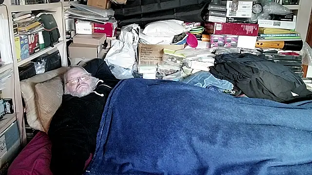 Snapshot of hadeszeuss2 chatting on 12-28-24, 03:15 hadeszeuss2 online show from 12-28-24, 03:15