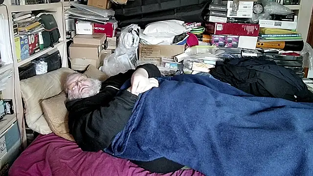 Snapshot of hadeszeuss2 chatting on 12-30-24, 01:36 hadeszeuss2 online show from 12-30-24, 01:36