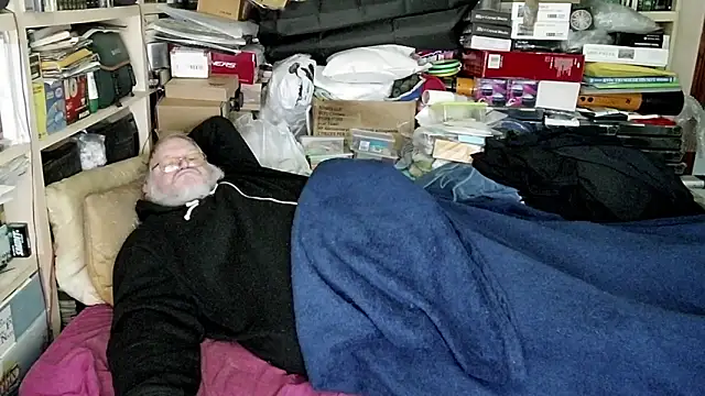 Snapshot of hadeszeuss2 chatting on 12-30-24, 04:40 hadeszeuss2 online show from 12-30-24, 04:40