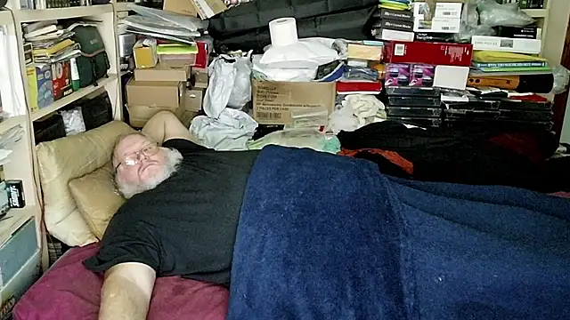 Snapshot of hadeszeuss2 chatting on 01-03-25, 09:15 hadeszeuss2 online show from 01-03-25, 09:15