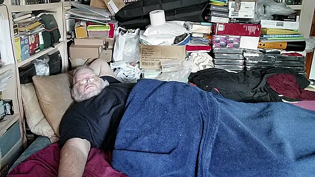 Snapshot of hadeszeuss2 chatting on 01-05-25, 03:02 hadeszeuss2 online show from 01-05-25, 03:02