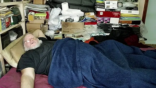 Snapshot of hadeszeuss2 chatting on 01-09-25, 06:15 hadeszeuss2 online show from 01-09-25, 06:15