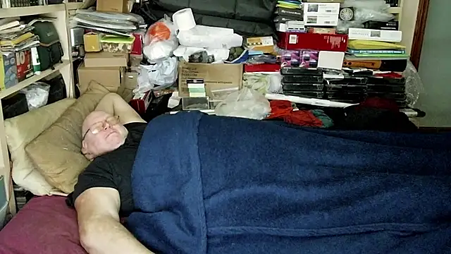 Snapshot of hadeszeuss2 chatting on 01-17-25, 05:30 hadeszeuss2 online show from 01-17-25, 05:30