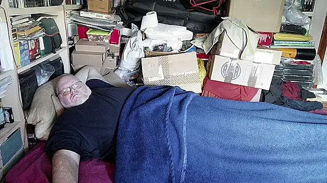 Snapshot of hadeszeuss2 chatting on 02-04-25, 02:21 hadeszeuss2 online show from 02-04-25, 02:21