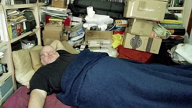 Snapshot of hadeszeuss2 chatting on 02-06-25, 06:46 hadeszeuss2 online show from 02-06-25, 06:46